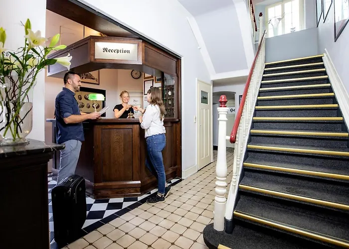 Hajo\'S Germania Lodge & Irish Pub