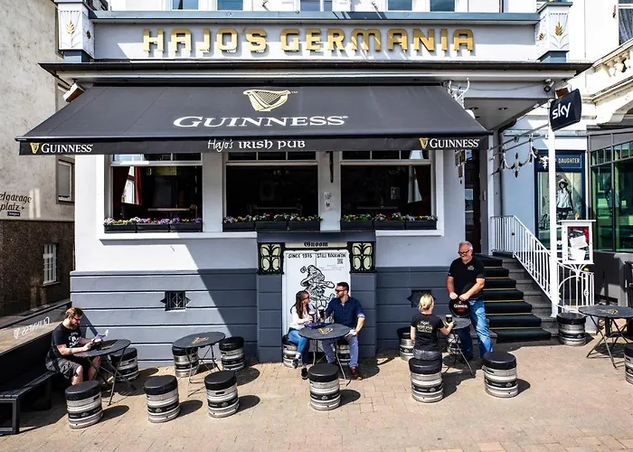 Hajo\'S Germania Lodge & Irish Pub