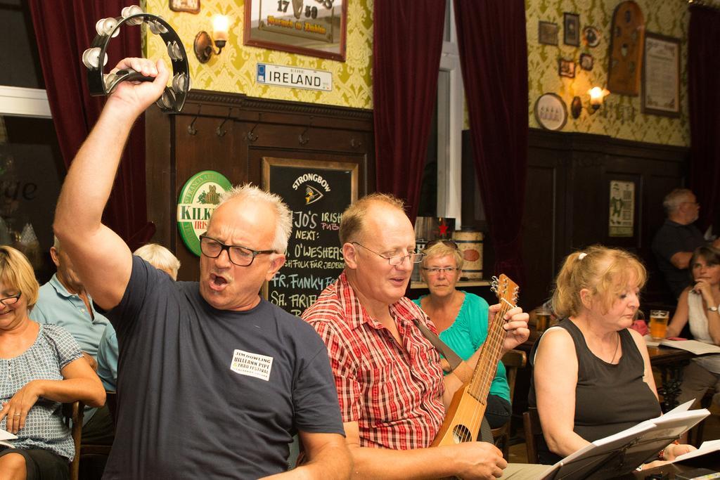 Hajo's Germania & Irish Pub Lodge *